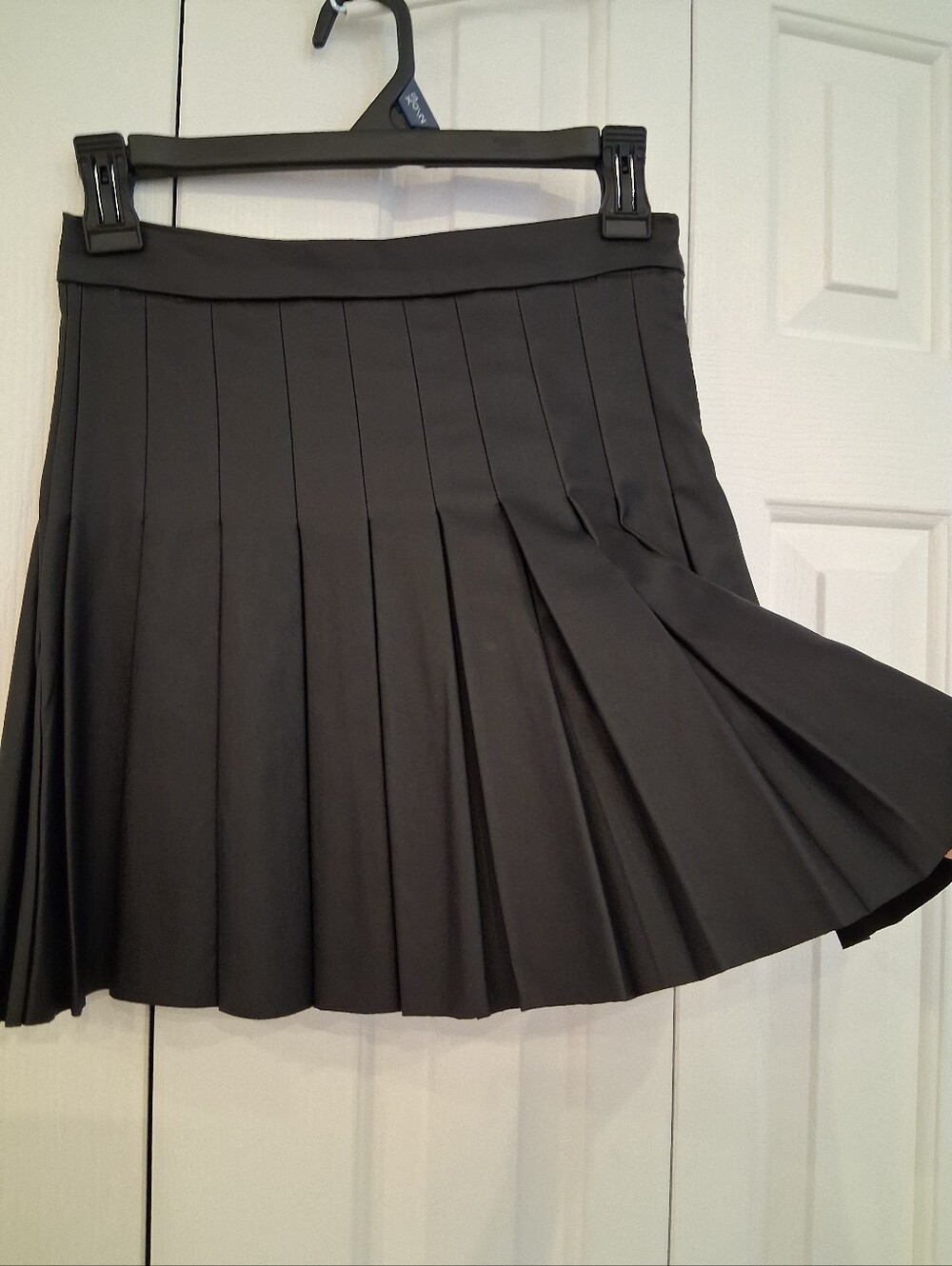 Faux Leather Pleated Women's Skirt - Picture 7 of 10